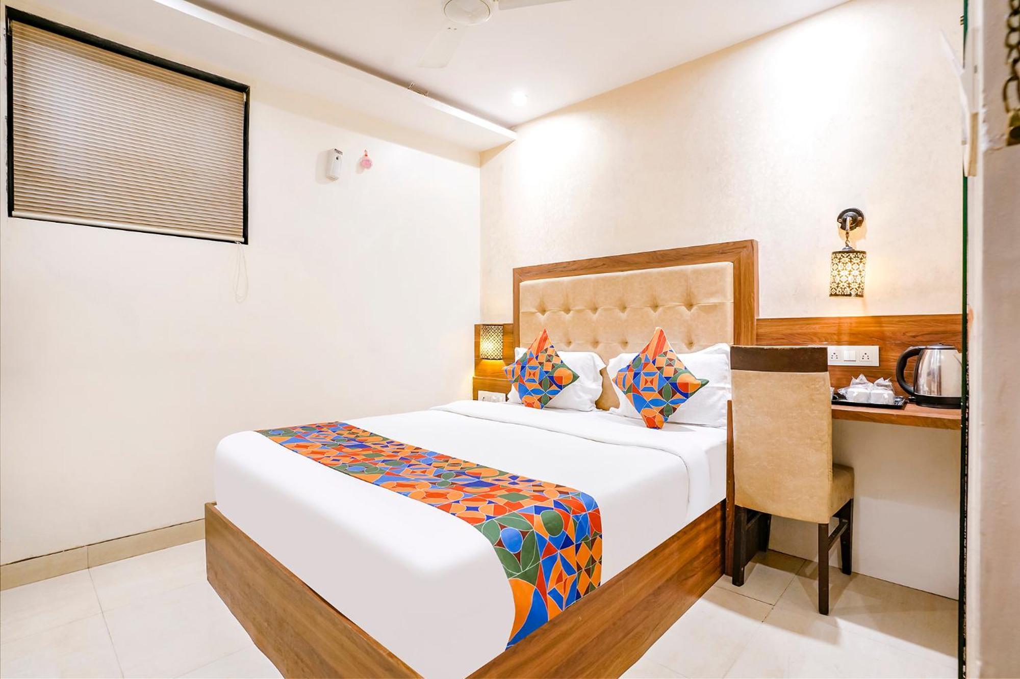 Fabhotel Amber Palace - Nr Fort & Csmt Station Мумбаи Экстерьер фото