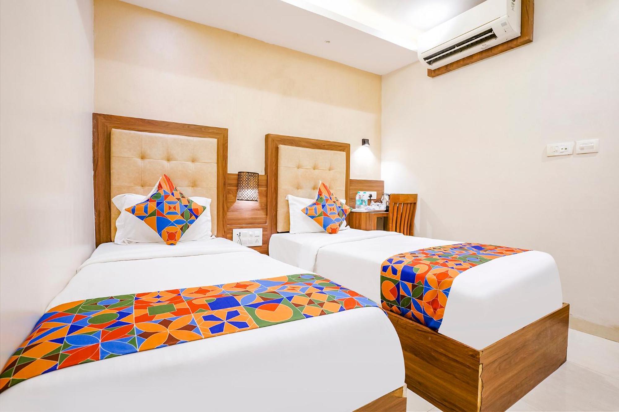 Fabhotel Amber Palace - Nr Fort & Csmt Station Мумбаи Экстерьер фото