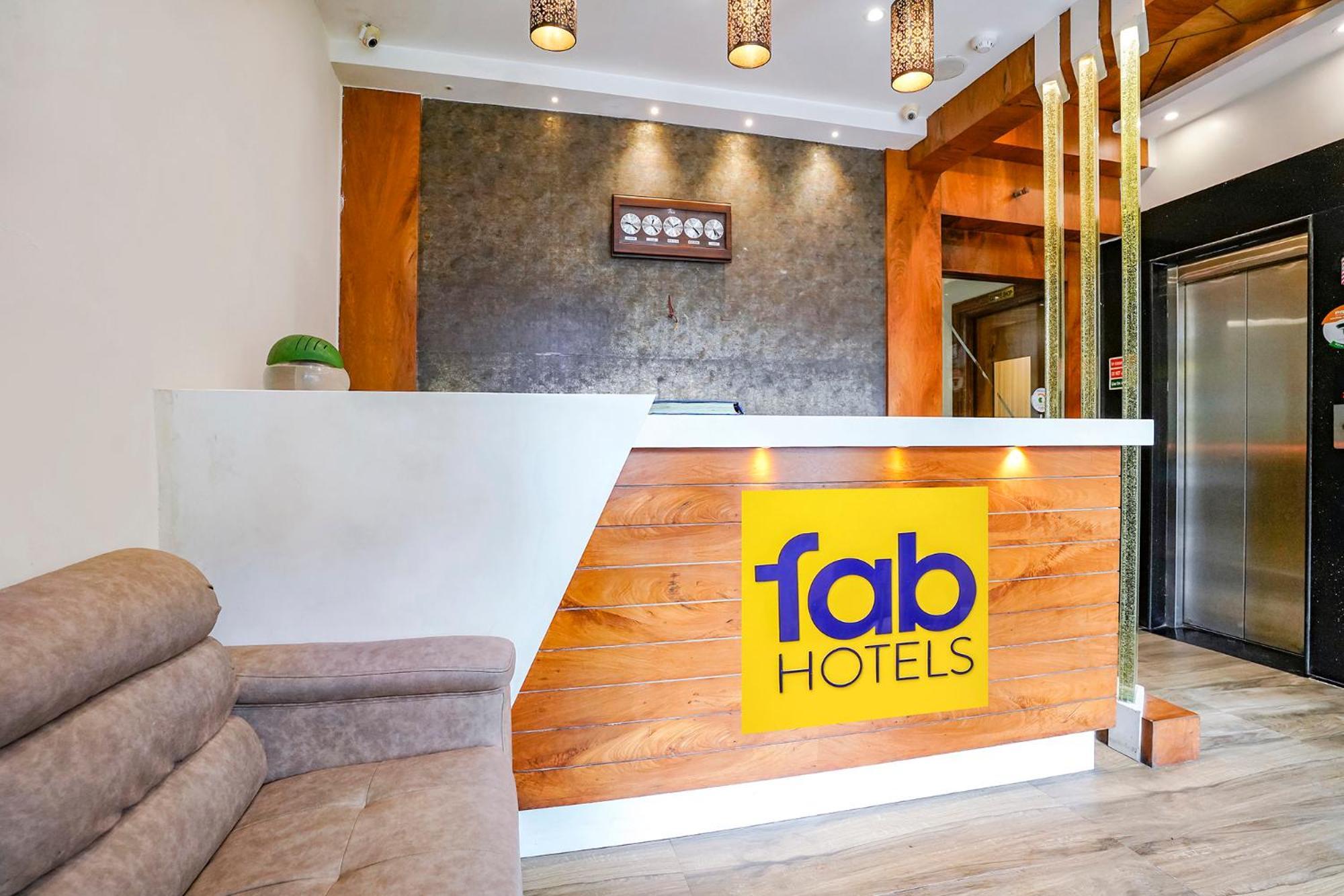 Fabhotel Amber Palace - Nr Fort & Csmt Station Мумбаи Экстерьер фото