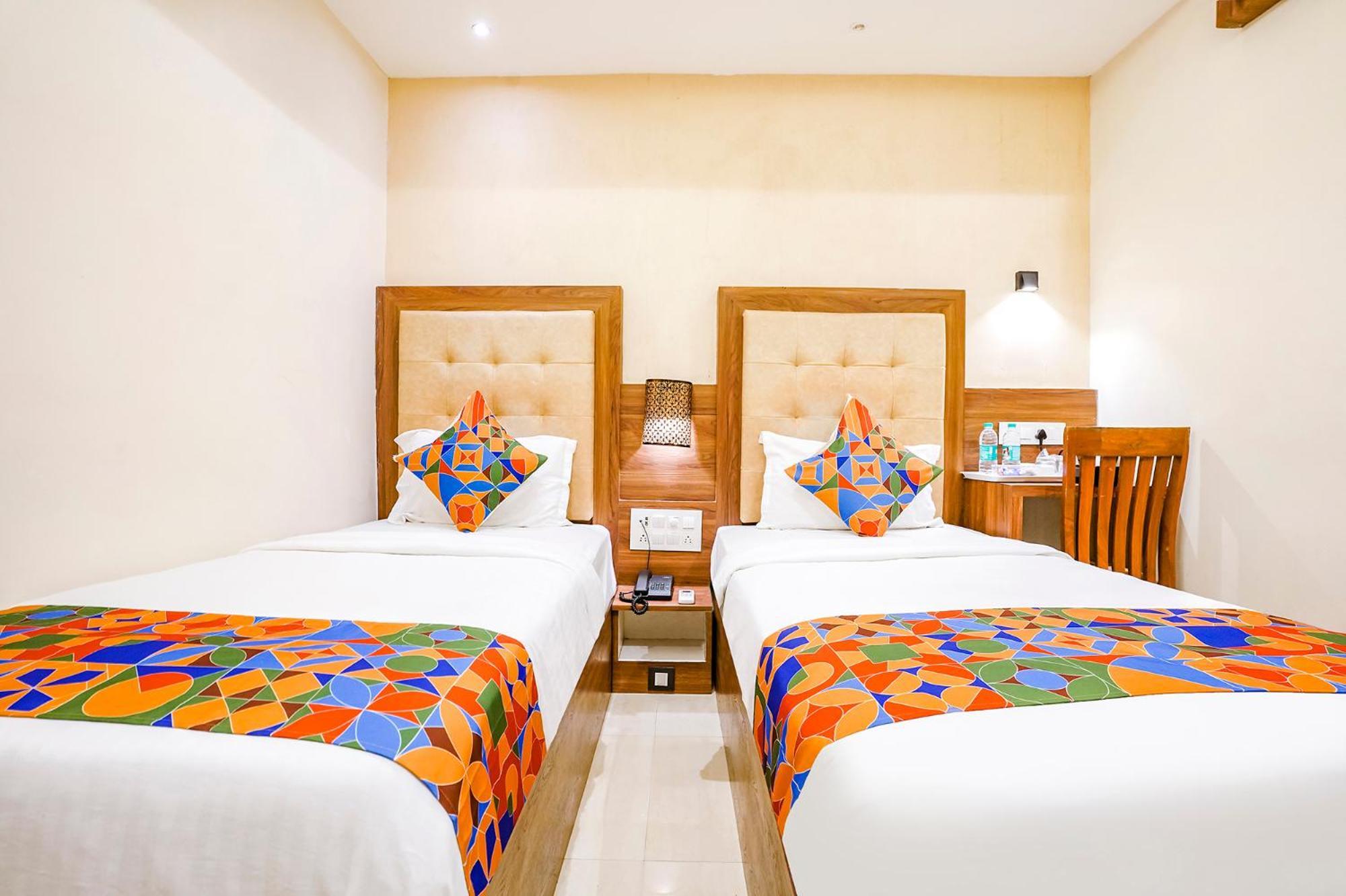 Fabhotel Amber Palace - Nr Fort & Csmt Station Мумбаи Экстерьер фото