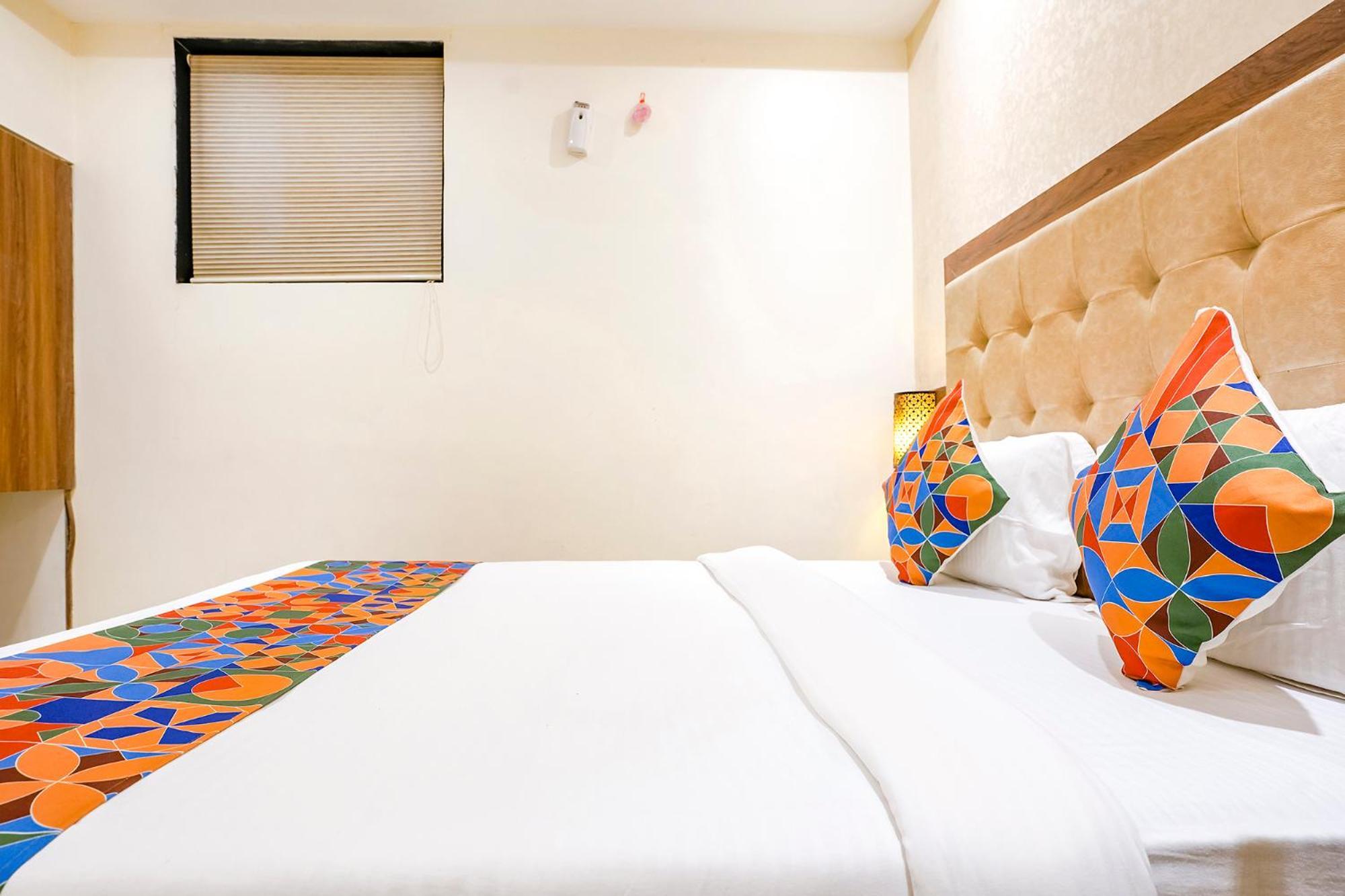 Fabhotel Amber Palace - Nr Fort & Csmt Station Мумбаи Экстерьер фото